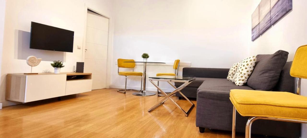 Gleaming & Well Located Apartment In Malaga Center Exterior foto